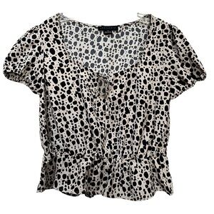 Sanctuary Medium Abstract Cream and Black Spot Crop Blouse Y